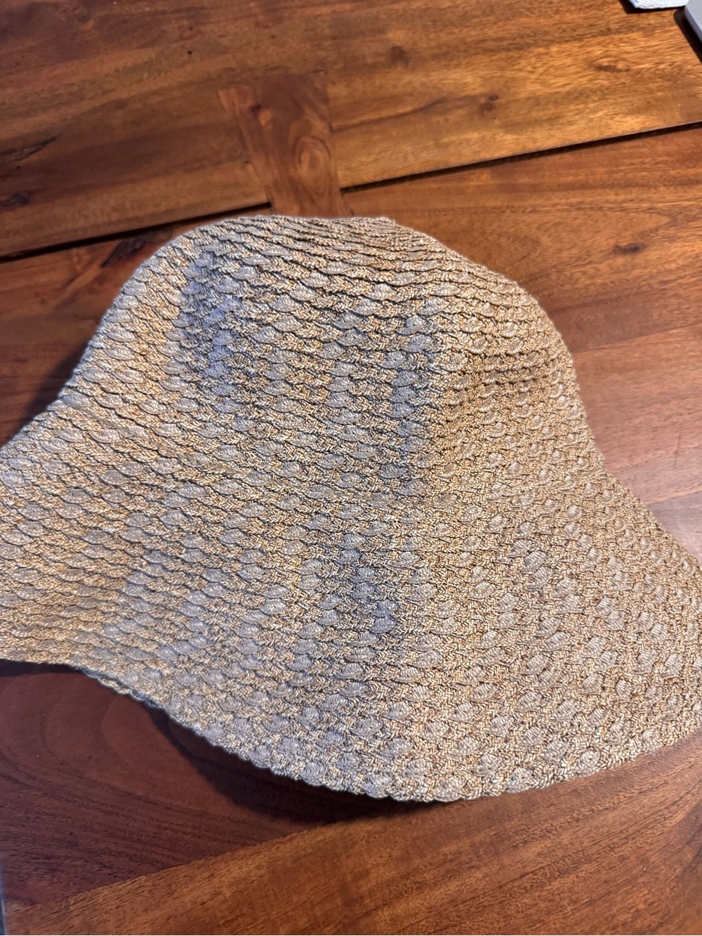 Hat - Picture 3 of 6